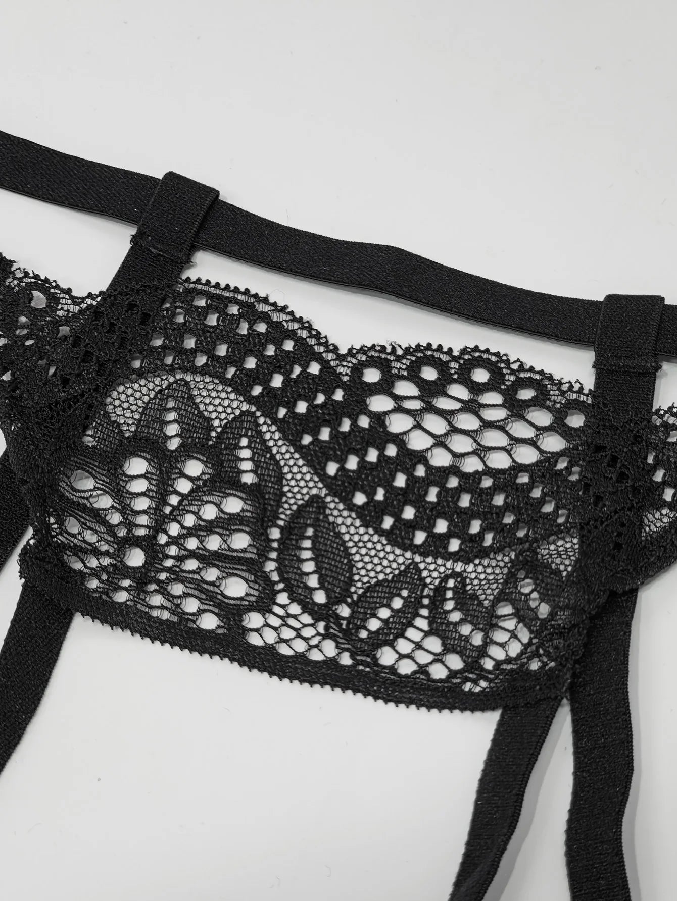 Varsbaby Women's Micro Thongs Lace Low Rise T-back G-string Sexy Crotch Opening Underwear Panty Thin String Intimates Lingerie