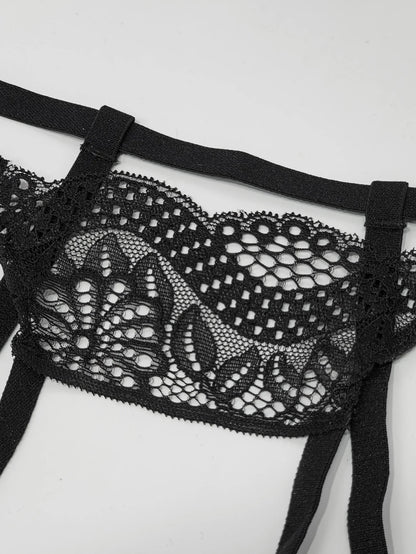 Varsbaby Women's Micro Thongs Lace Low Rise T-back G-string Sexy Crotch Opening Underwear Panty Thin String Intimates Lingerie