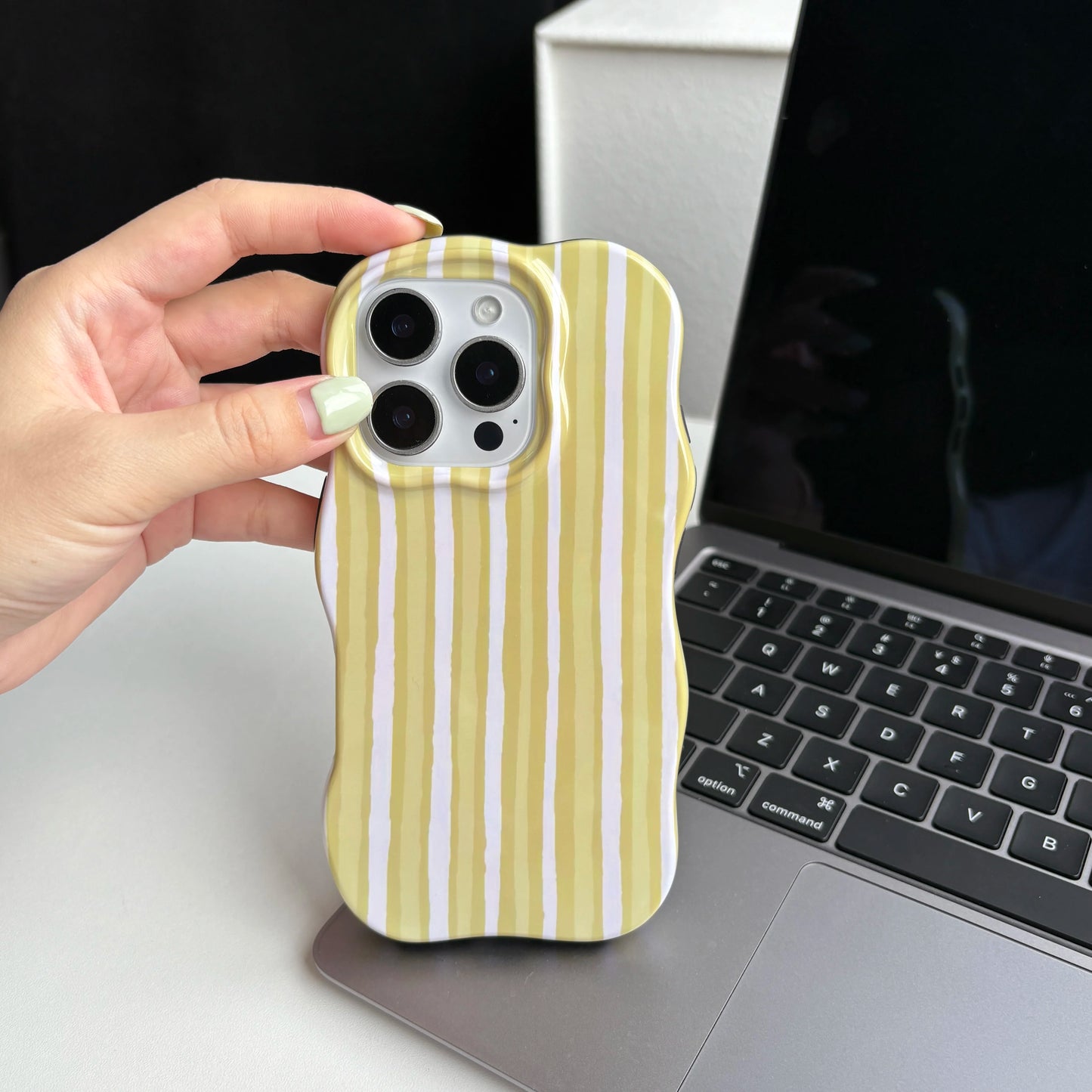 Fashion Simple Green Yellow Stripes Wavy Edges 2-in-1 Glossy Soft Protective Phone Case Cover for iPhone 16 15 14 13 12 Pro Max