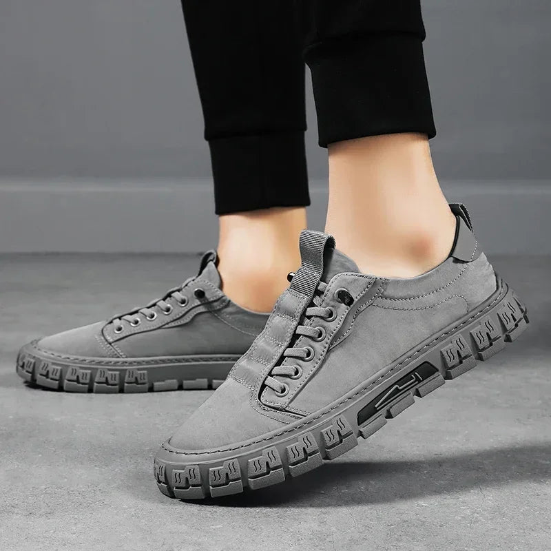 Sneakers for Men New Flats Casual Shoes One Pedal Breathable Men Loafers Stylish and Comfortable High-end Brand Shoes for Men