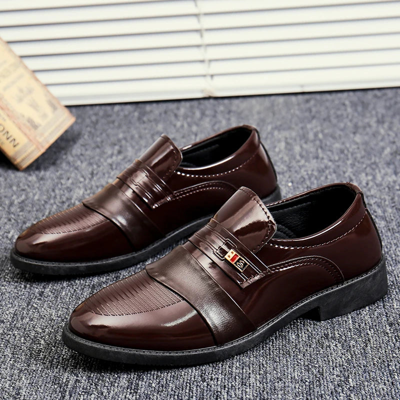 Men's shoes in spring and autumn, men's middle-aged and elderly business casual shoes, breathable soft soled dad shoes, pointed