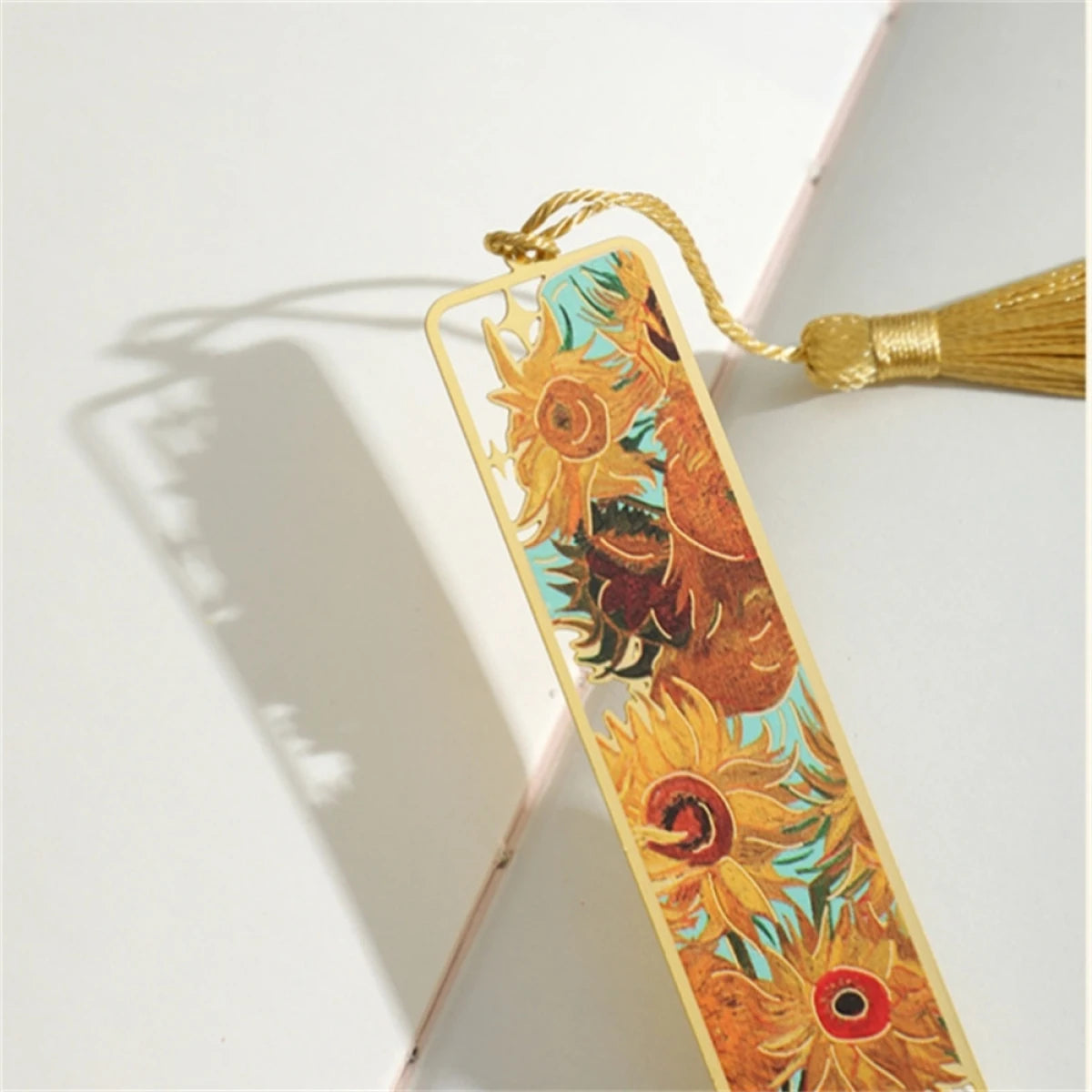 1 Pc Metal Sunflower Hollow Bookmark Chinese Style Creative Painted Book Holder Tassel Pendant Kids Stationery School Supplies