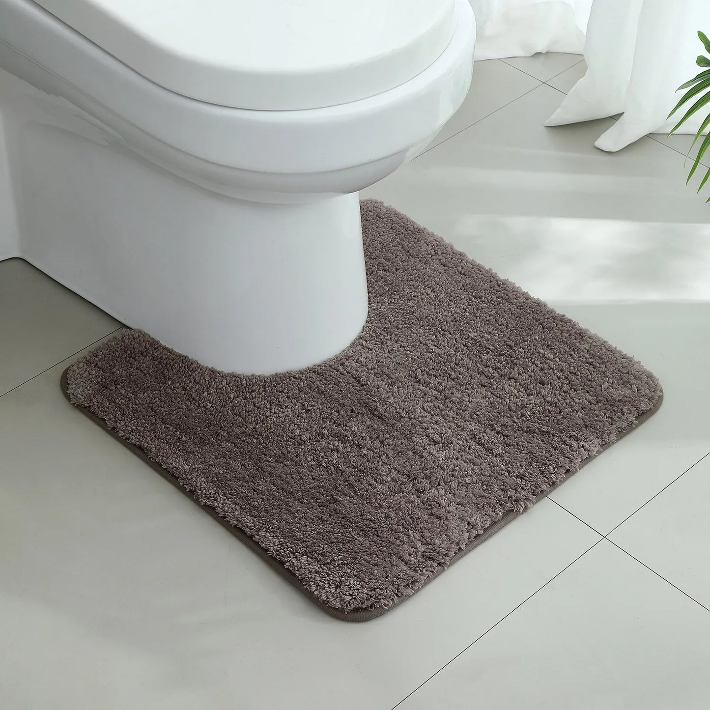 A small bathroom mat, non-slip, absorbent mat, thick U-shaped, simple solid color floor mat, toilet mat