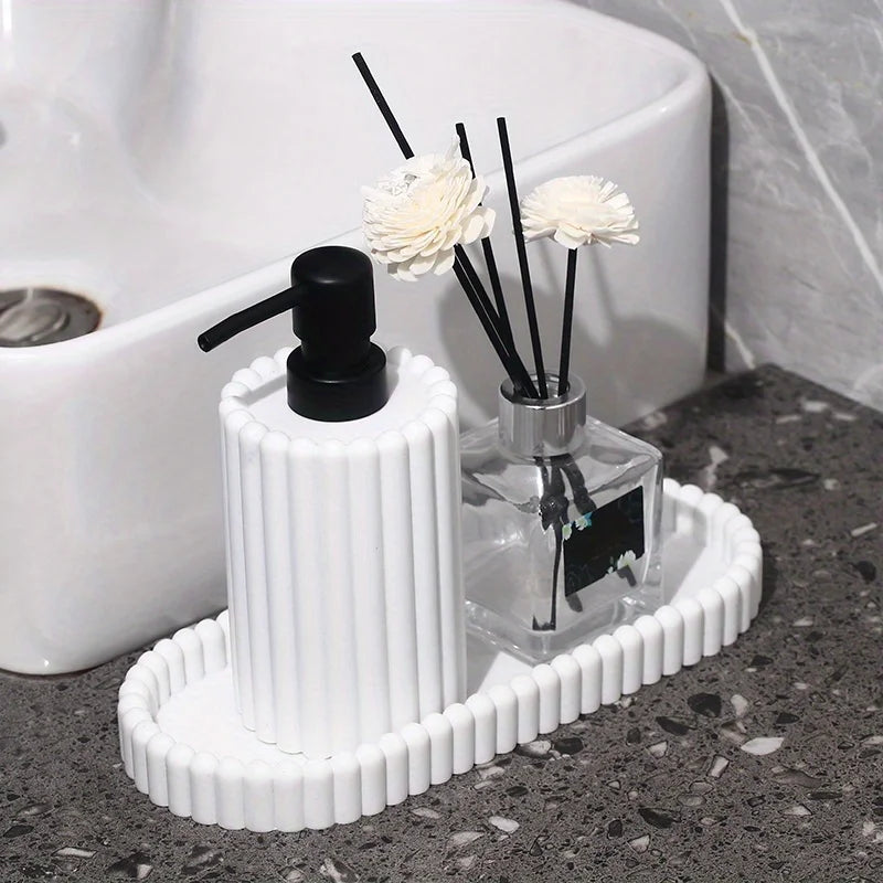 Bathroom accessories and toiletries include lotion bottles, swab boxes and trays, which are available in a variety of colors.