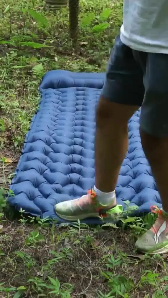 Camping sleeping mats Portable inflatable mattresses Outdoor inflatable mattresses Thickened camping Foot-operated inflatable