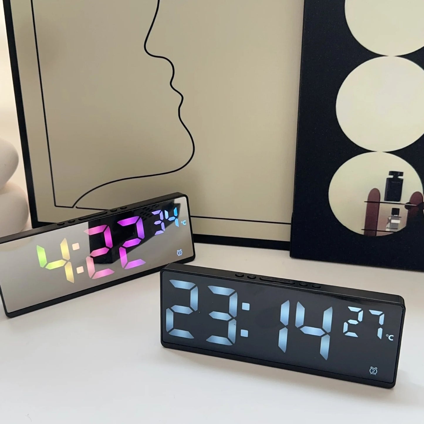 Colorful Digital Alarm Clock - Voice Control，Temperature Display Date，Dual Alarm Clock，Snooze，Night Light Mode，12/24Hour SystemL