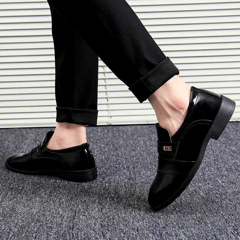 Men's shoes in spring and autumn, men's middle-aged and elderly business casual shoes, breathable soft soled dad shoes, pointed