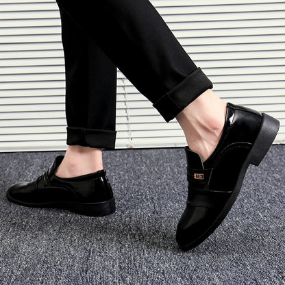 Men's shoes in spring and autumn, men's middle-aged and elderly business casual shoes, breathable soft soled dad shoes, pointed