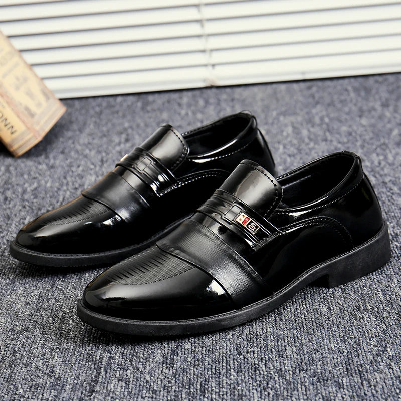 Men's shoes in spring and autumn, men's middle-aged and elderly business casual shoes, breathable soft soled dad shoes, pointed