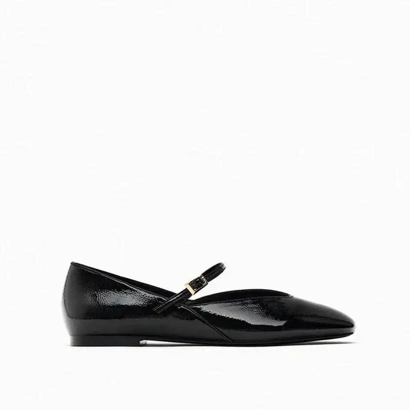 أحذية نسائية ربيعية مصممة باللونين الأحمر والأبيض والأسود للنساء أحذية باليه كاجوال بمقدمة مستديرة أحذية مسطحة من الجلد اللامع للمكتب للنساء