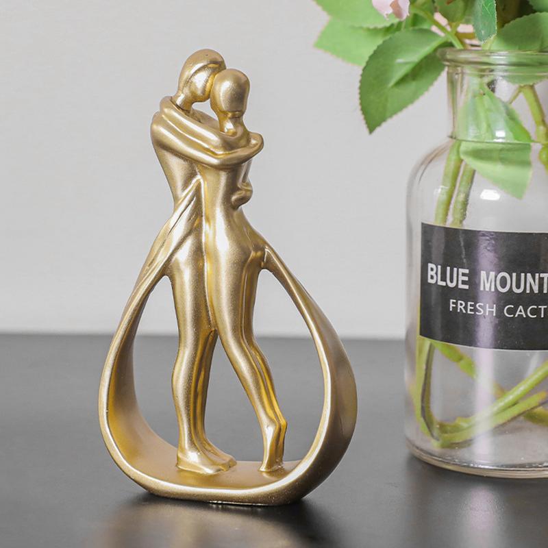 Artistic Couple Hugging Statue – Modern Abstract Design for Living Room and Home Décor